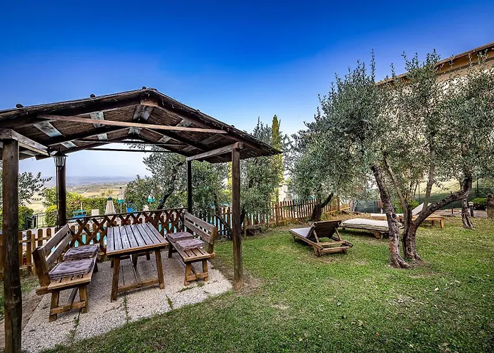 Villa con piscina: Agriturismo Cesani